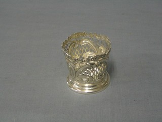 A Victorian Art Nouveau pierced silver cup or vase frame, Birmingham 1892, 2 ozs