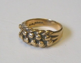 A Victorian 9ct gold keeper ring