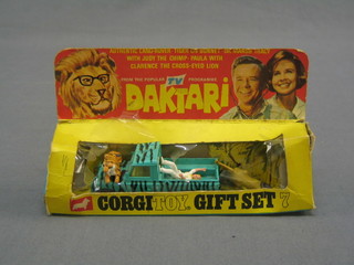A Corgi gift set 7 Daktari - Land Rover together with 3 animal figures and a seated lady, boxed (some damage)