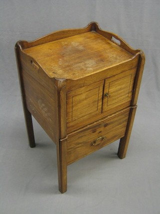 A Georgian mahogany tray top commode, fitted a cupboard 19"