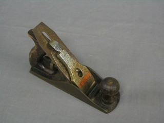 A Stanley No. 4 steel bottomed smoothing plane