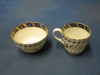 A Worcester Dr Wall period tea bowl and matching cup