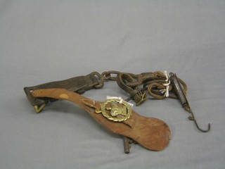 2 old keys and 2 brass martingales and a spring balance