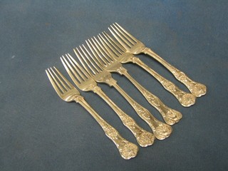 4 Victorian silver Princes pattern pudding forks, London 1858, 8 ozs and 2 matching silver plated forks