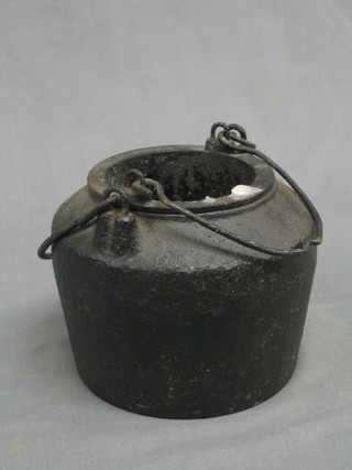 An iron glue kettle