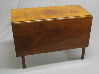 An Edwardian satinwood and crossbanded Sutherland table (some veneer missing) 37"