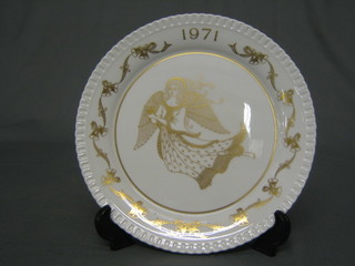A 1971 Spode Christmas plate