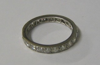 A lady's attractive full eternity ring set diamonds, (approx 1.10ct)