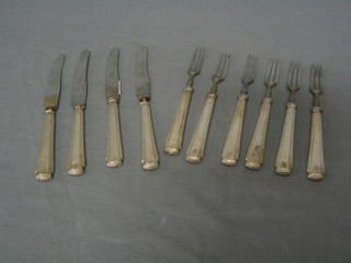 6 Art Deco silver handled pastry forks together with 4 do. knives