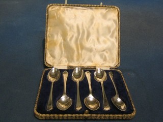 A set of 6 silver coffee spoons with golfing motif, Sheffield 1933  by Mappin & Webb, 2 ozs