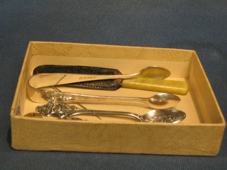 2 Rolex souvenir spoons, a pair of silver plated sugar tongs, a pair of gilt metal cufflinks and 6 hat pins