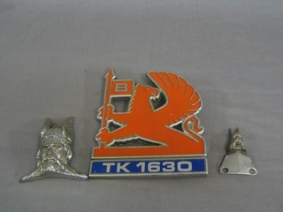 A Vauxhall lorry badge marked KT 1630 and 2 Rover car badges 