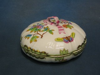 A 20th Century 18th Century style jar and cover by Herend Havngay 7"