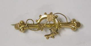 A 9ct gold bar brooch