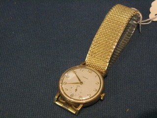 A gentleman's 9ct gold cased wristwatch
