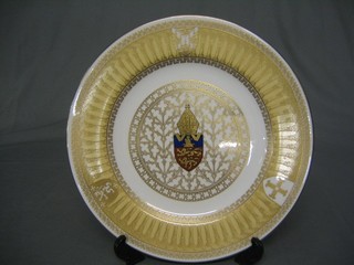 A Spode plate to commemorate the 900th Anniversary of Lincoln Cathedral, cased  and a Wedgwood 1971 calendar plate