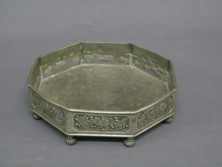 An Eastern octagonal pewter shallow planter, the base with seal mark 9 1/2"