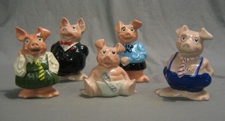 A set of 5 Wade NatWest piggy banks comprising Baby, Sister, Brother, Mother and  Father