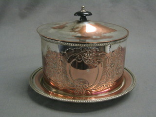 An oval silver plated biscuit barrel with hinged lid 7"