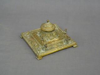 A 19th/20th Century Continental brass inkwell with hinged lid 5"
