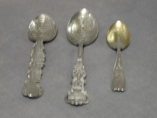 An American Sterling silver spoon decorated Brookland Bridge, 1 other decorated sky line of New York and 1 other spoon