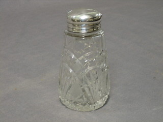 An Edwardian glass salts bottle with silver collar, London 1906 5"
