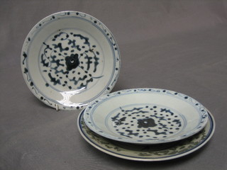 An Oriental blue and white pottery bowl 7", 1 other and an 8" plate