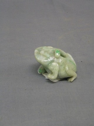 An Eastern carved stone figure of a seated toad 2"