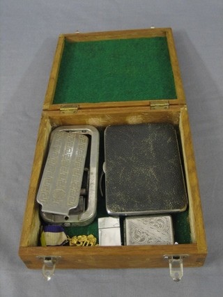 A Rolls razor, an old leather wallet, 2 Primrose Lee medals, a vesta case and etc