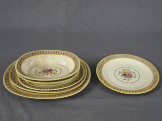 2 oval Hampton Devonware dishes 10", 3 graduated meat plates and a dinner plate