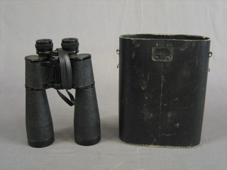 A pair of Carl Veitch Mk II 25 x 50 binoculars