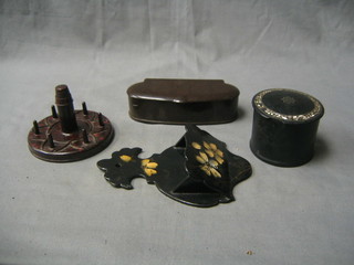 A circular Victorian lacquered storage jar 3" (chips to rim), do. wall pocket 7", a Bakelite box 6" and a copper ale stand