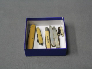 2 miniature pen knives, 2 fruit knives with mother of pearl grips and 3 other pen knives