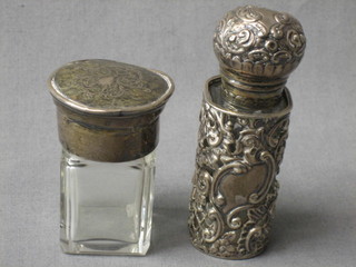 A Victorian pierced silver bottle frame Birmingham 1899 3" and a square cut glass salt bottle with silver and tortoiseshell lid  (f)