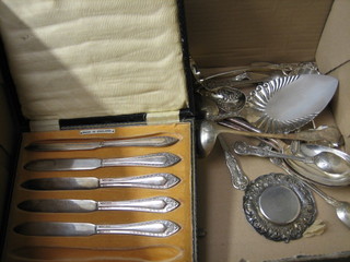 A set of 6 silver plated tea knives and other miscellaneous silver plated flatware