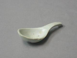 A porcelain spoon, 4"
