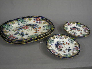 A Masons style meat plate 19" (chipped), 1 other 17" and 2 circular plates 10"