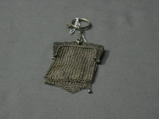 An Edwardian silver plated chain mail purse
