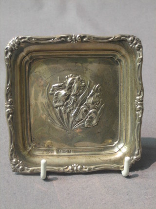 An Edwardian embossed silver pin tray Birmingham 1905 3 1/2"