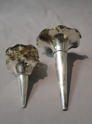 A silver plated trumpet shaped epergne vase 8" and 6 others 4"