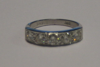 A lady's 18ct white gold half eternity ring set 5 diamonds (approx 1.03ct)
