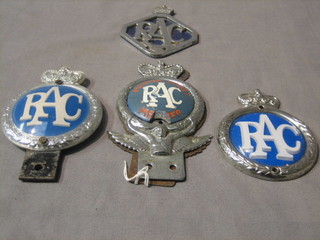 An RAC Motor Sports Club badge (f) and 3 RAC badges