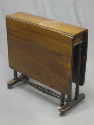 A Victorian mahogany Sutherland table 26"