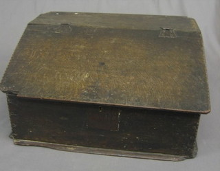A 17th/18th Century oak bible box with hinged lid and iron butterfly hinges 21"