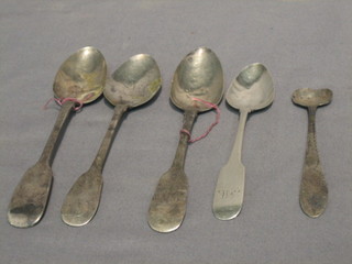 A Georgian Irish silver fiddle pattern teaspoon marked B West, together with 3 other Irish silver fiddle pattern teaspoons and a silver Irish salt spoon