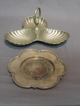 A scallop shaped 3 section hors d'eouvres dish and a small circular dish