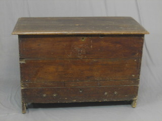 An 18th Century elm mule chest with hinged lid, the base fitted a drawer 42" 