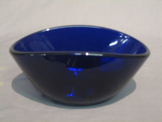 A 19th/20th Century blue boat shaped bowl 9"