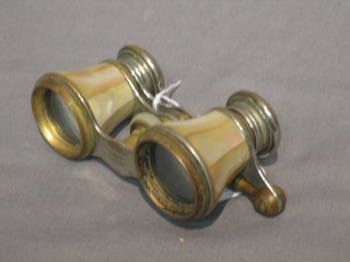A pair of mother of pearl opera glasses (handle f)