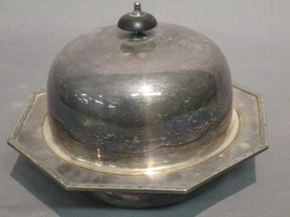 An Art Deco circular silver muffin dish and cover